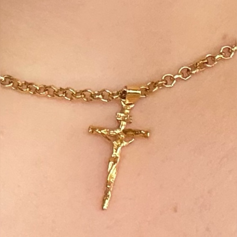 18K gold filled crucifix pendant